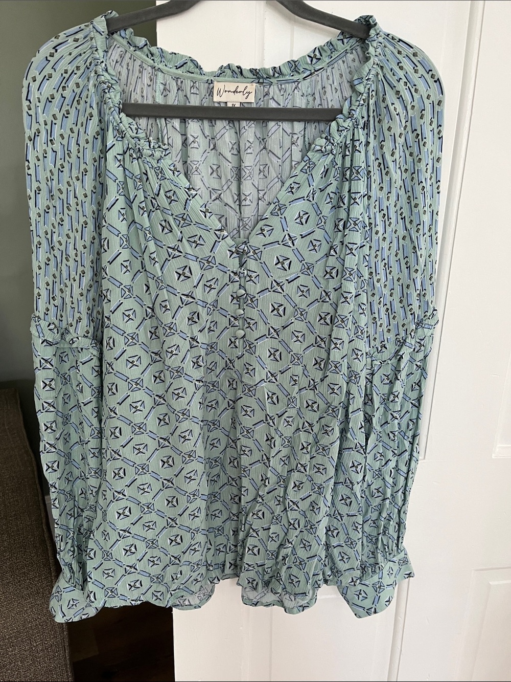 Wonderly 1X Top long sleeves light turquoise print